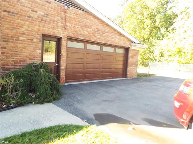 Builiding view thirty three for 5008 Kings Gate Way, Bloomfield Hills, MI. 48302
