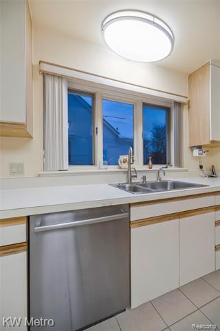 Builiding view fifty eight for 3086 Bloomfield Park, West Bloomfield, MI. 48323