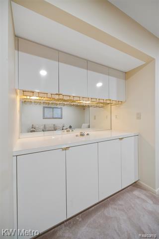 Builiding view forty eight for 3086 Bloomfield Park, West Bloomfield, MI. 48323