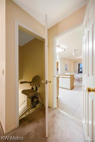 Builiding view seventy five for 3086 Bloomfield Park, West Bloomfield, MI. 48323