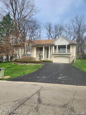 Builiding view seventy seven for 3086 Bloomfield Park, West Bloomfield, MI. 48323