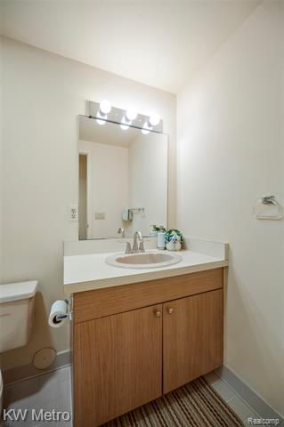 Builiding view thirty six for 3086 Bloomfield Park, West Bloomfield, MI. 48323