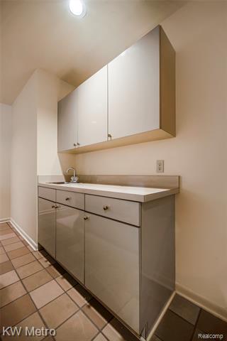 Builiding view twenty eight for 3086 Bloomfield Park, West Bloomfield, MI. 48323