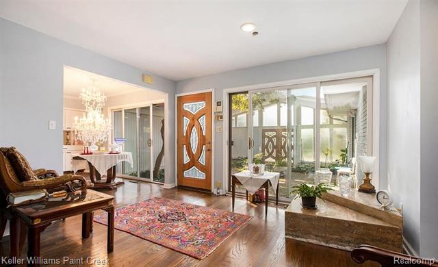 Builiding view five for 3352 Bloomfield Shore, West Bloomfield, MI. 48323