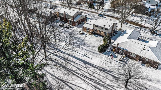 Builiding view thirty for 3500 Ardmore, Troy, MI. 48083