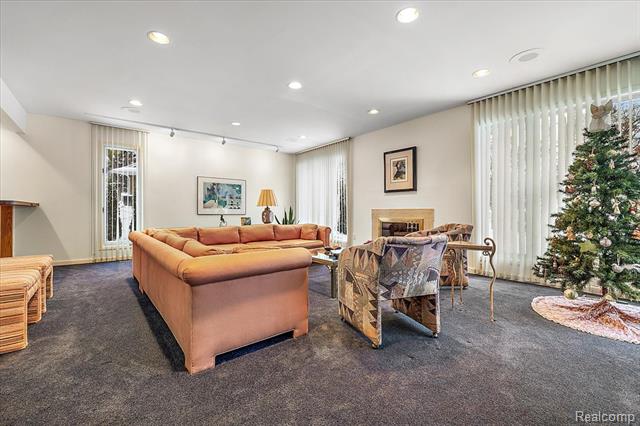 Builiding view four for 4539 Middleton, West Bloomfield, MI. 48323