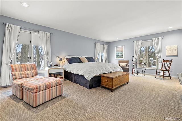 Builiding view seventeen for 4539 Middleton, West Bloomfield, MI. 48323