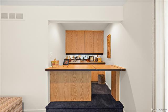 Builiding view six for 4539 Middleton, West Bloomfield, MI. 48323