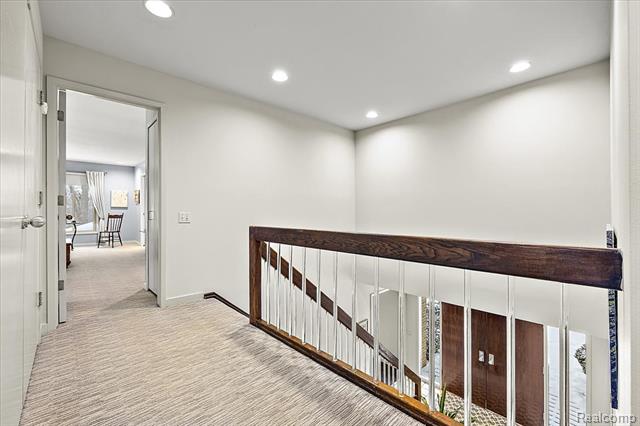 Builiding view sixteen for 4539 Middleton, West Bloomfield, MI. 48323