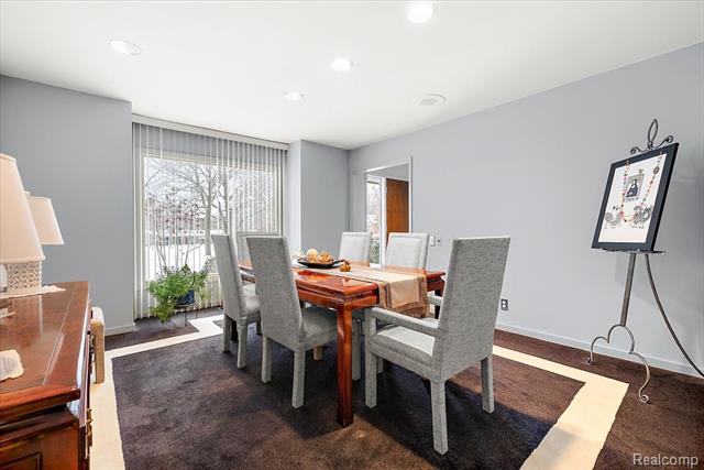 Builiding view ten for 4539 Middleton, West Bloomfield, MI. 48323