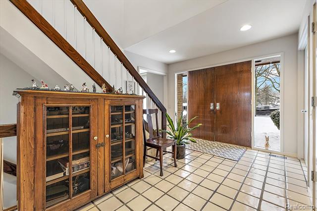 Builiding view two for 4539 Middleton, West Bloomfield, MI. 48323