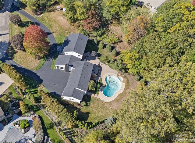 Builiding view one for 4535 Grindley, Bloomfield Hills, MI. 48302