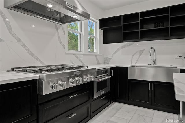 Builiding view ten for 4535 Grindley, Bloomfield Hills, MI. 48302