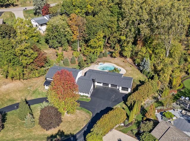 Builiding view thirty eight for 4535 Grindley, Bloomfield Hills, MI. 48302