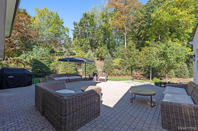 Builiding view thirty three for 4535 Grindley, Bloomfield Hills, MI. 48302