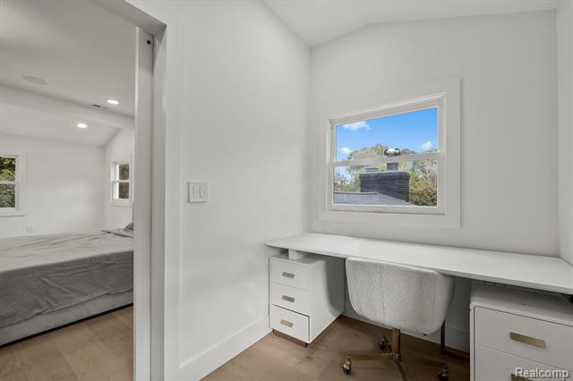 Builiding view twenty nine for 4535 Grindley, Bloomfield Hills, MI. 48302