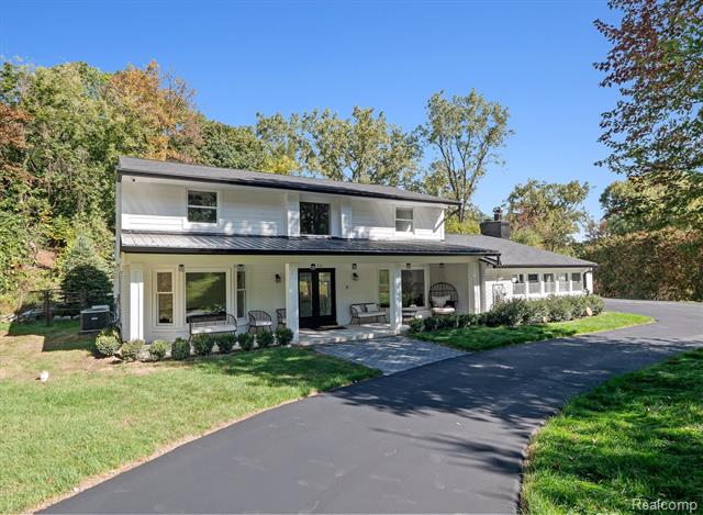 Builiding view two for 4535 Grindley, Bloomfield Hills, MI. 48302