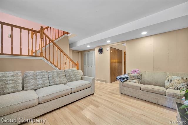 Builiding view eleven for 2711 Winter, Troy, MI. 48083