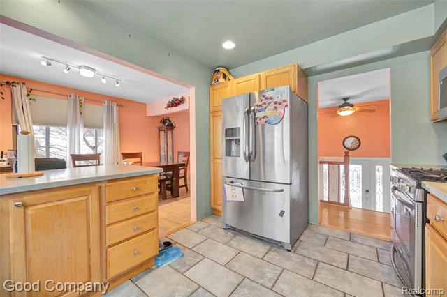 Builiding view nine for 2711 Winter, Troy, MI. 48083