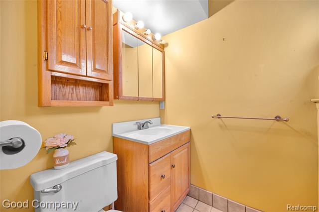 Builiding view nineteen for 2711 Winter, Troy, MI. 48083