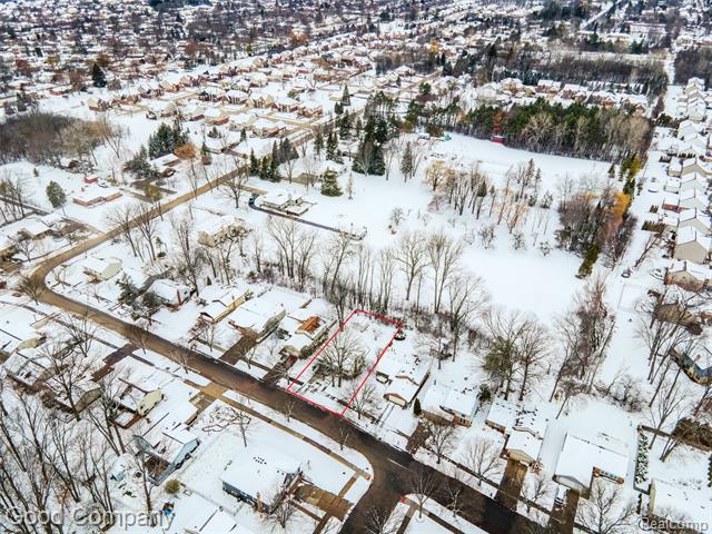 Builiding view twenty eight for 2711 Winter, Troy, MI. 48083