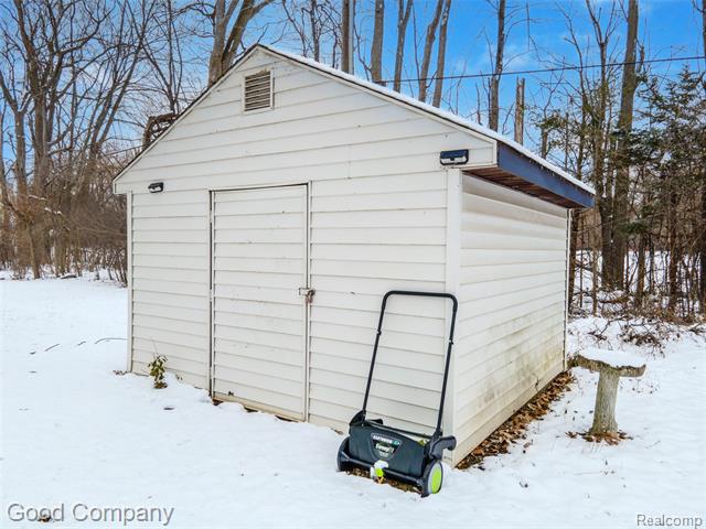 Builiding view twenty five for 2711 Winter, Troy, MI. 48083