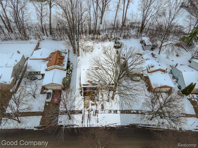 Builiding view twenty nine for 2711 Winter, Troy, MI. 48083