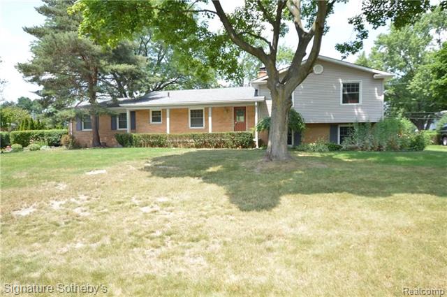 front view for 2666 Townhill Rd, Troy, Mi. 48084