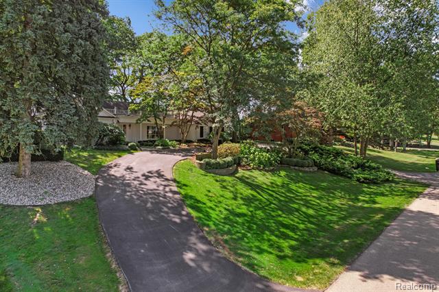 Builiding view one for 4154 Nearbrook, Bloomfield Hills, MI. 48302
