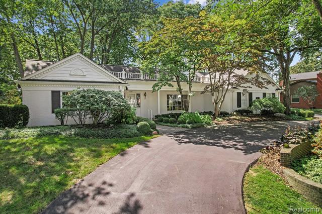 Builiding view two for 4154 Nearbrook, Bloomfield Hills, MI. 48302