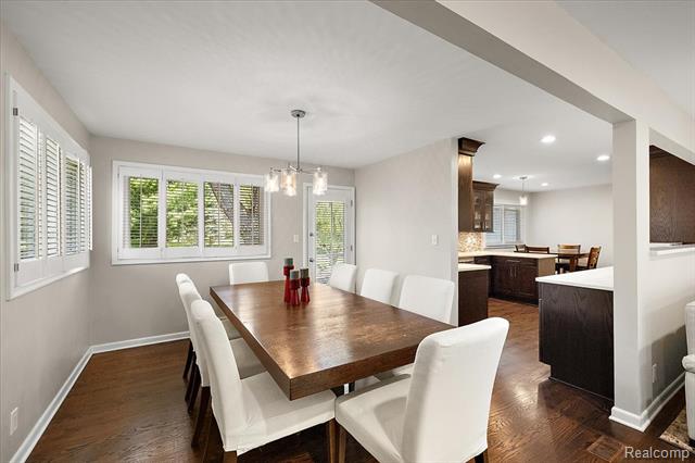 Builiding view five for 4409 W Orchard Hill, Bloomfield Hills, MI. 48304