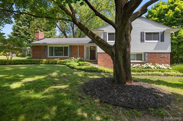 Builiding view one for 4409 W Orchard Hill, Bloomfield Hills, MI. 48304