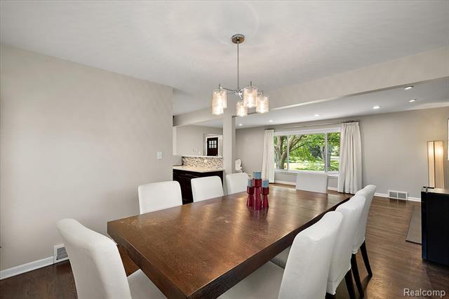 Builiding view six for 4409 W Orchard Hill, Bloomfield Hills, MI. 48304