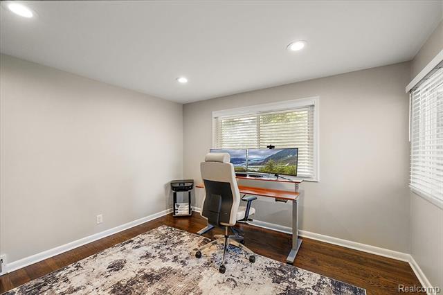 Builiding view sixteen for 4409 W Orchard Hill, Bloomfield Hills, MI. 48304
