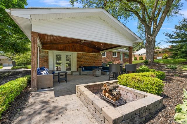 Builiding view thirty one for 4409 W Orchard Hill, Bloomfield Hills, MI. 48304