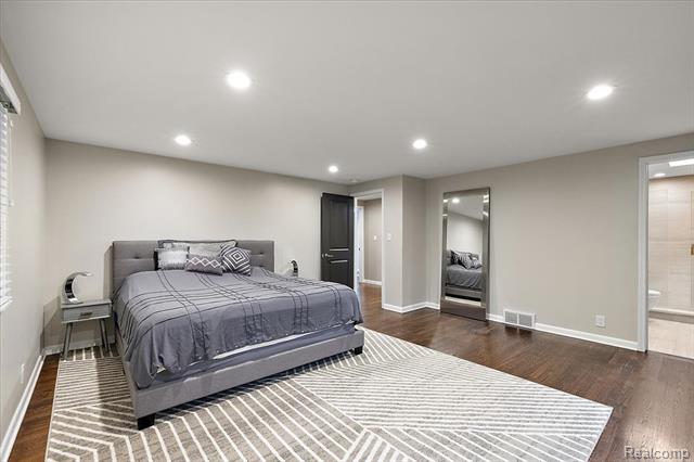 Builiding view twelve for 4409 W Orchard Hill, Bloomfield Hills, MI. 48304