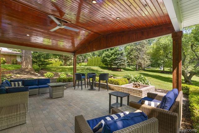 Builiding view twenty eight for 4409 W Orchard Hill, Bloomfield Hills, MI. 48304
