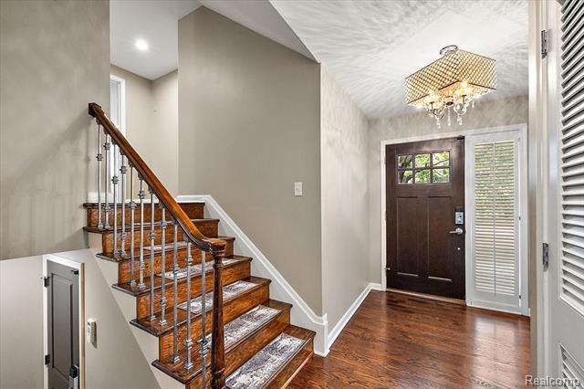 Builiding view two for 4409 W Orchard Hill, Bloomfield Hills, MI. 48304
