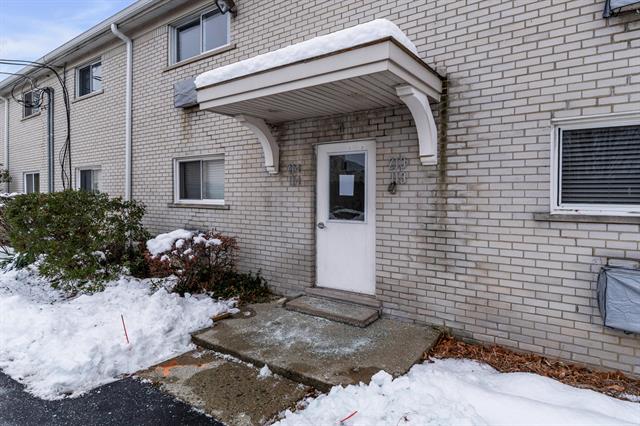 Builiding view thirty nine for 4113 Telegraph, Bloomfield Hills, MI. 48302