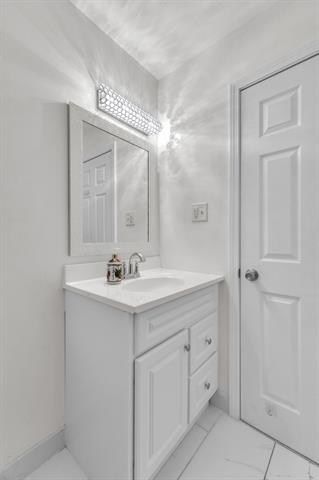 Builiding view twenty eight for 4113 Telegraph, Bloomfield Hills, MI. 48302