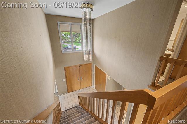 Builiding view eighteen for 4231 Windridge, West Bloomfield, MI. 48323