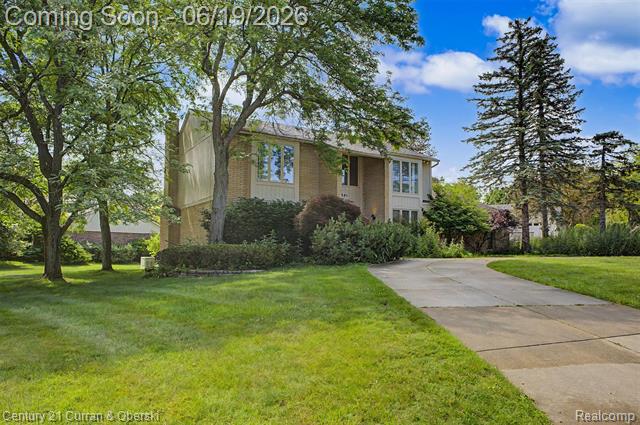 Builiding view one for 4231 Windridge, West Bloomfield, MI. 48323