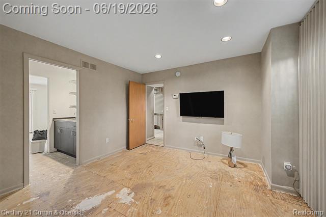 Builiding view seven for 4231 Windridge, West Bloomfield, MI. 48323