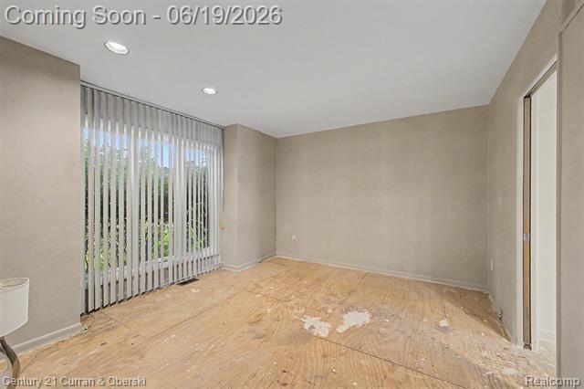Builiding view six for 4231 Windridge, West Bloomfield, MI. 48323