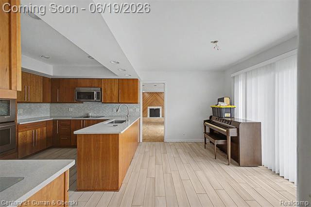 Builiding view thirteen for 4231 Windridge, West Bloomfield, MI. 48323