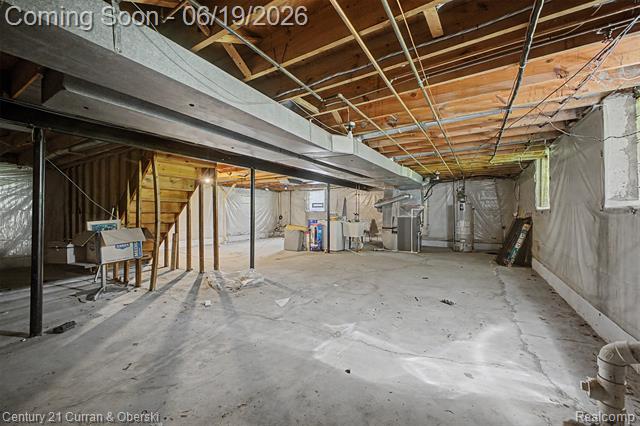 Builiding view thirty four for 4231 Windridge, West Bloomfield, MI. 48323