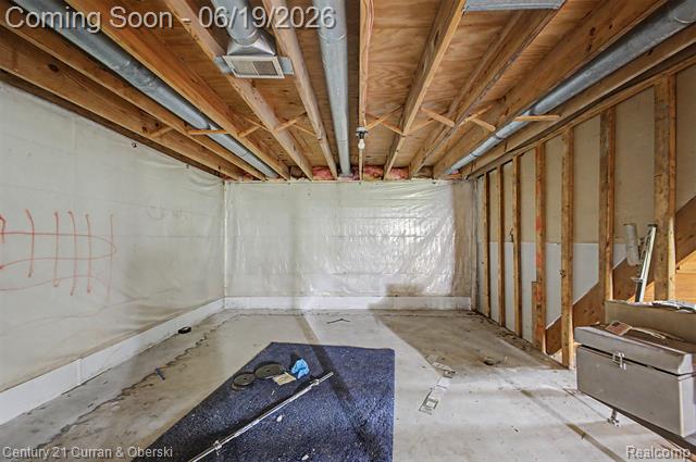 Builiding view thirty three for 4231 Windridge, West Bloomfield, MI. 48323