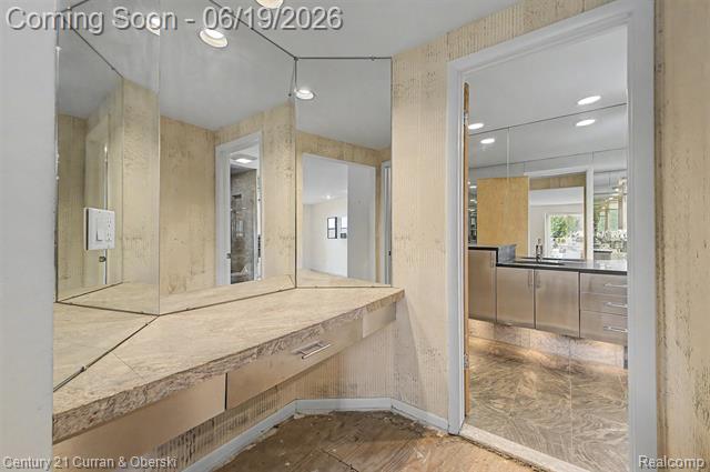 Builiding view twenty seven for 4231 Windridge, West Bloomfield, MI. 48323