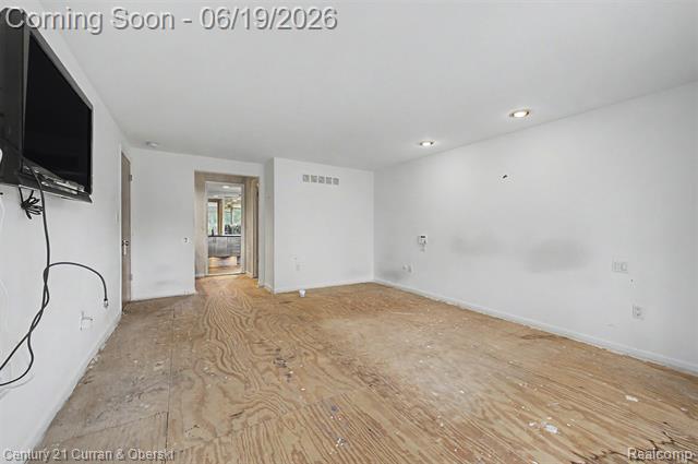 Builiding view twenty six for 4231 Windridge, West Bloomfield, MI. 48323
