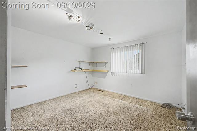 Builiding view twenty two for 4231 Windridge, West Bloomfield, MI. 48323